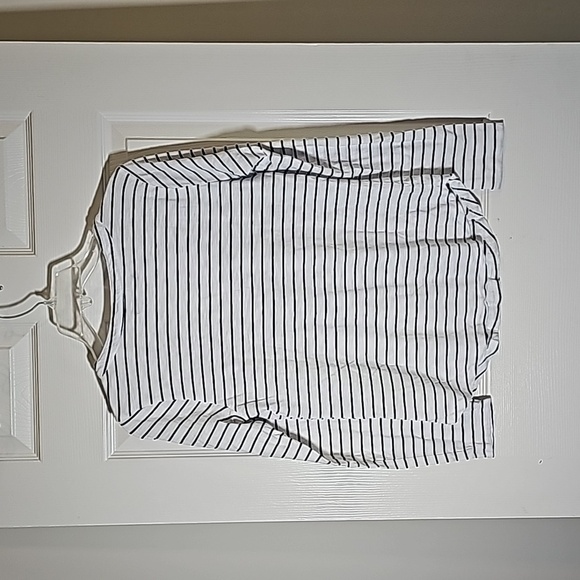 Abercrombie & Fitch Striped V Neck Long Sleeve Tee Size M - Picture 3 of 4